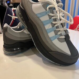 Men's Athletic Sneakers in Gray, White & Light Blue
